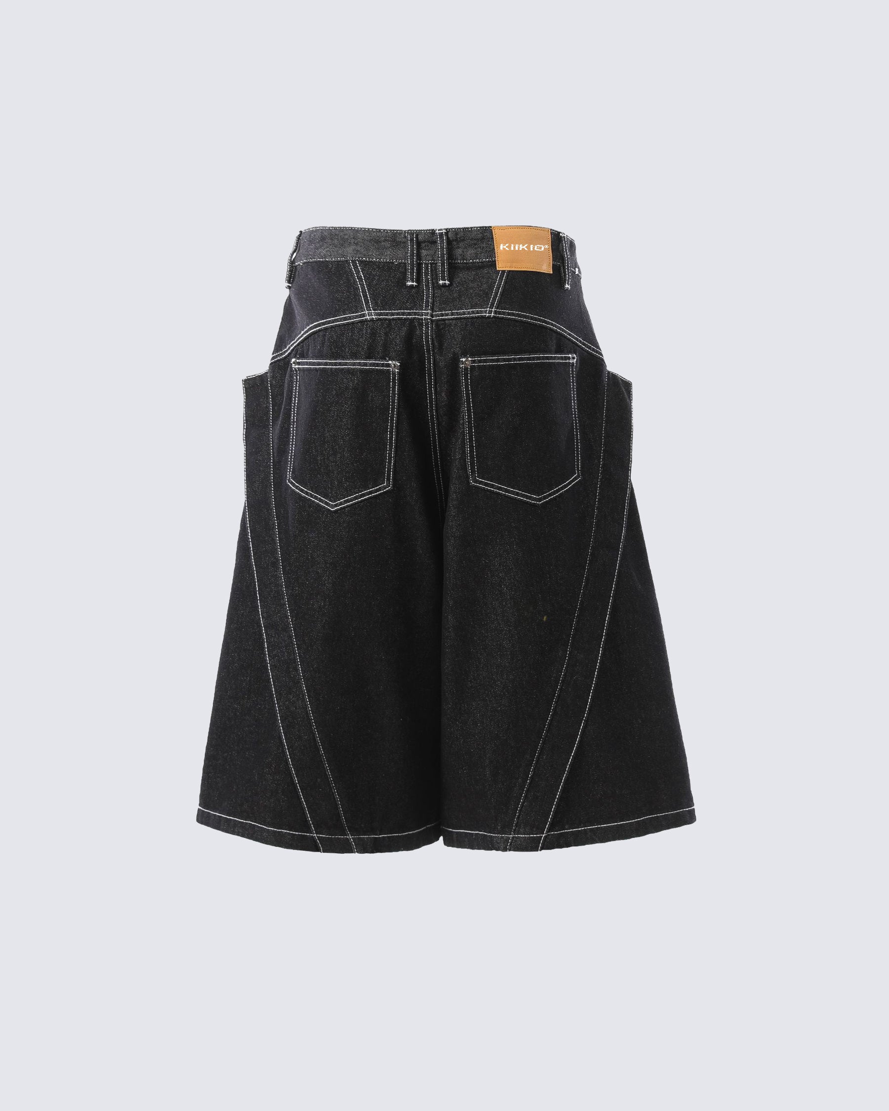 Contrast Stitching Wide-Leg Denim Shorts