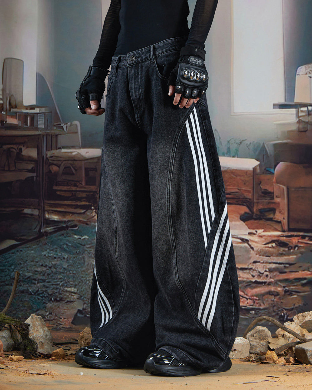 Washed Side Stripe Panel Denim Pants
