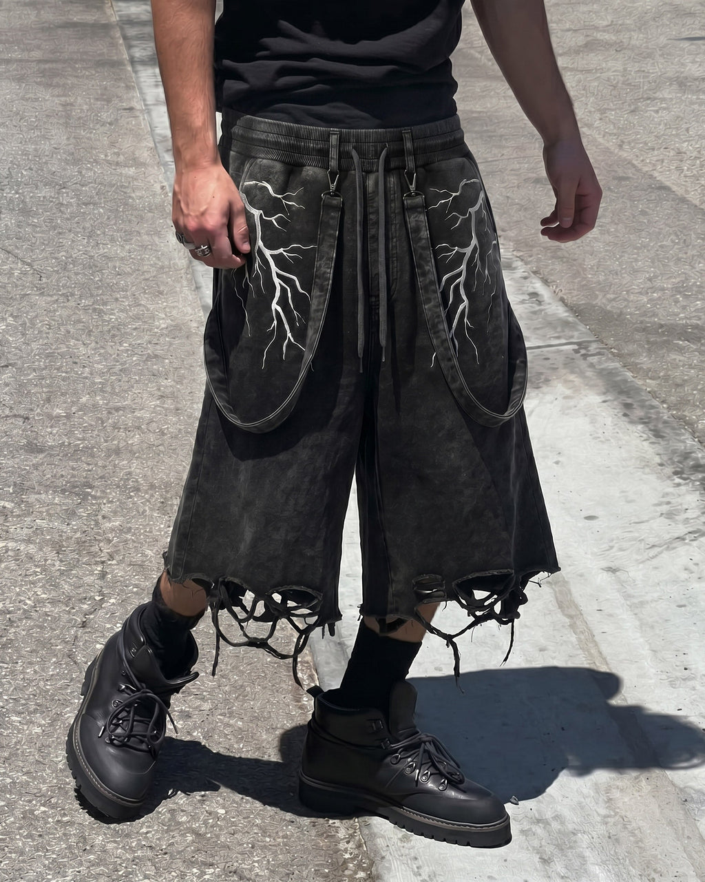 LIGHTNING Series | New Strap Wide-Leg Shorts