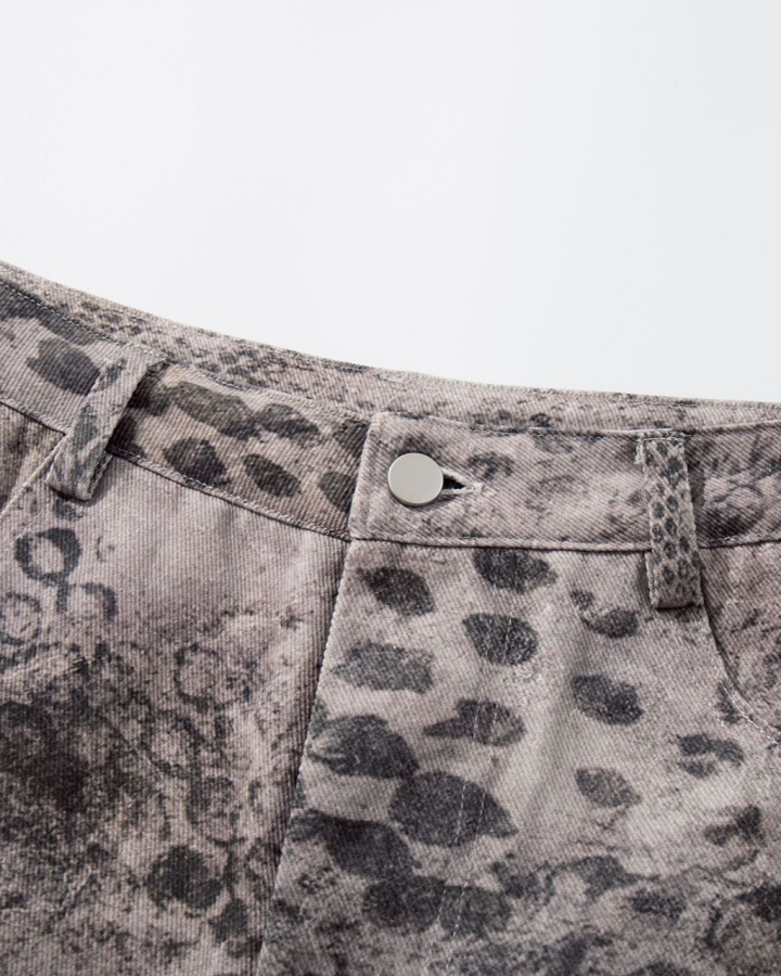 Retro Graphic Spiked Detail Denim Shorts