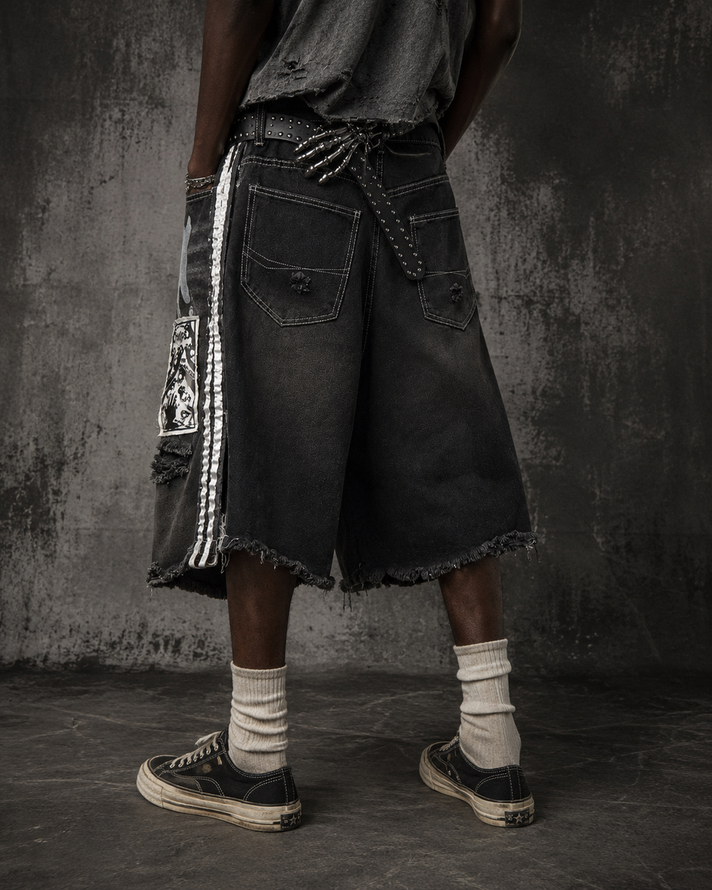 Distressed Gothic Graphic Denim Shorts（ Belt included )