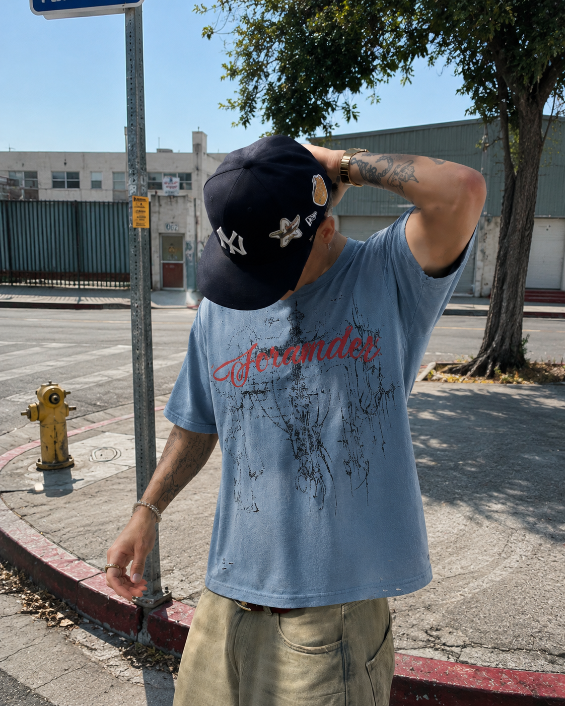 American-Style Distressed Short-Sleeved T-Shirt With Cross Design