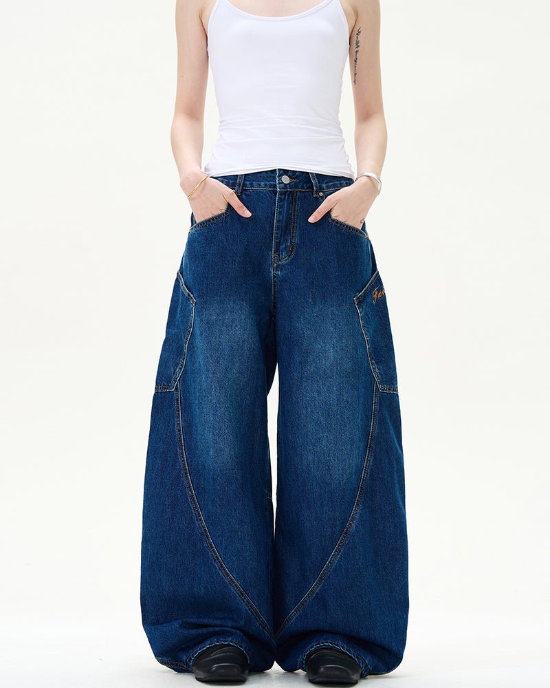 Large Pocket Curved Jeans