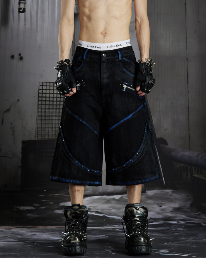 Dark American-Style Cut Studded Cropped Jeans